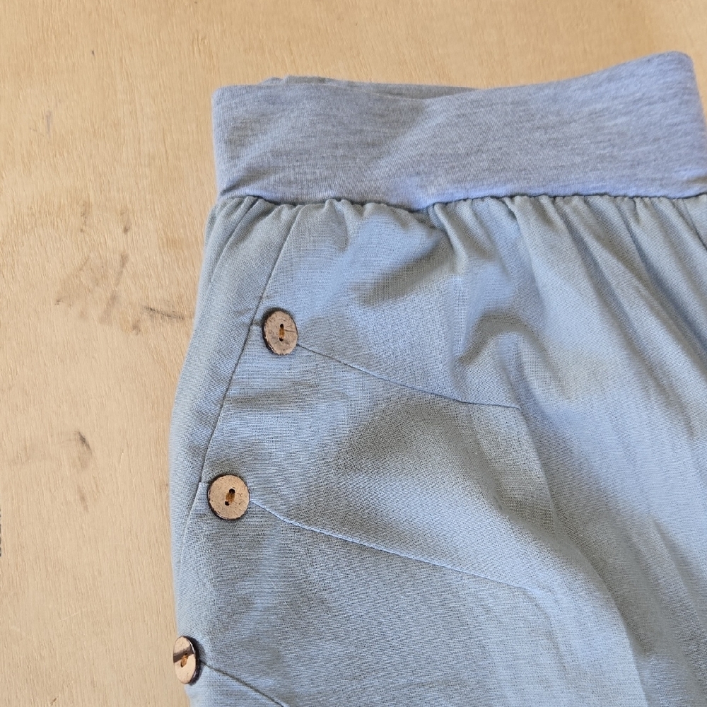 PA17 Capris Pants Light Sage with Button Accents Elastic Waist Pockets Pull On - Picture 4 of 11